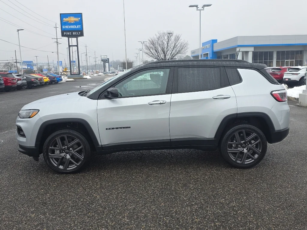 Used 2026 Silver Zynith Clear Coat Jeep Limited image 12