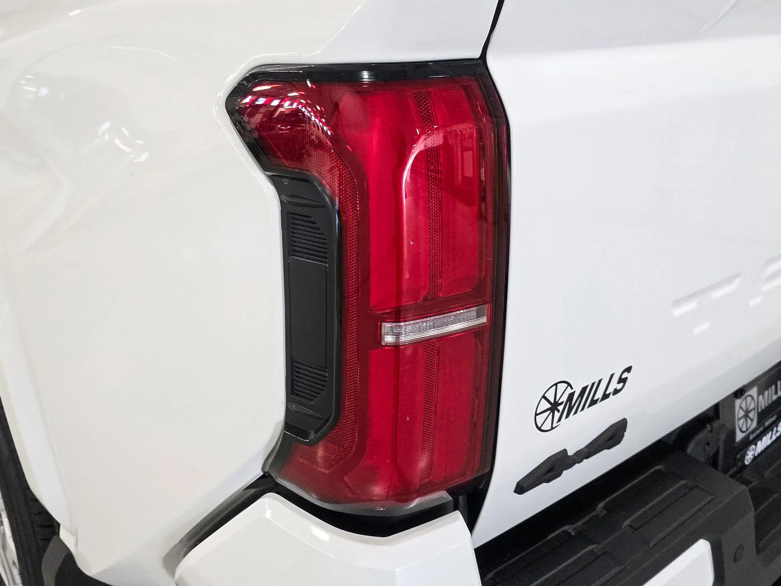 2026 Toyota Tacoma SR5 - Photo 15