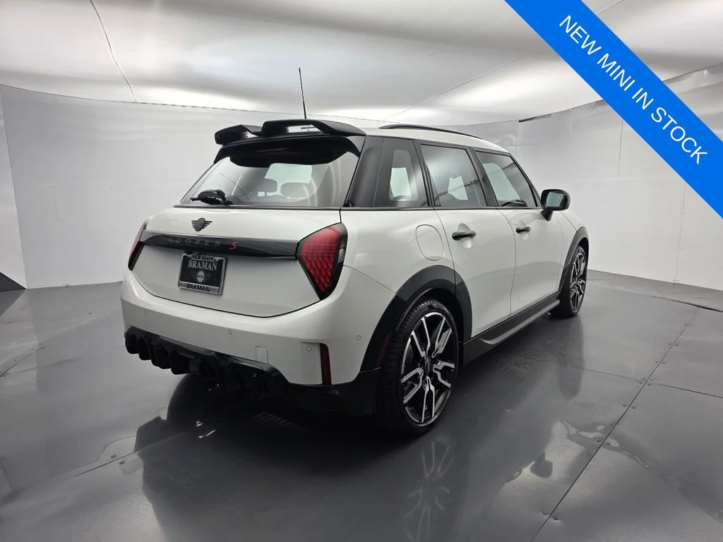New 2026 White MINI Iconic image 4