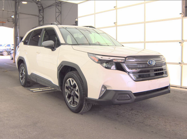 2025 Subaru Forester Premium's photo