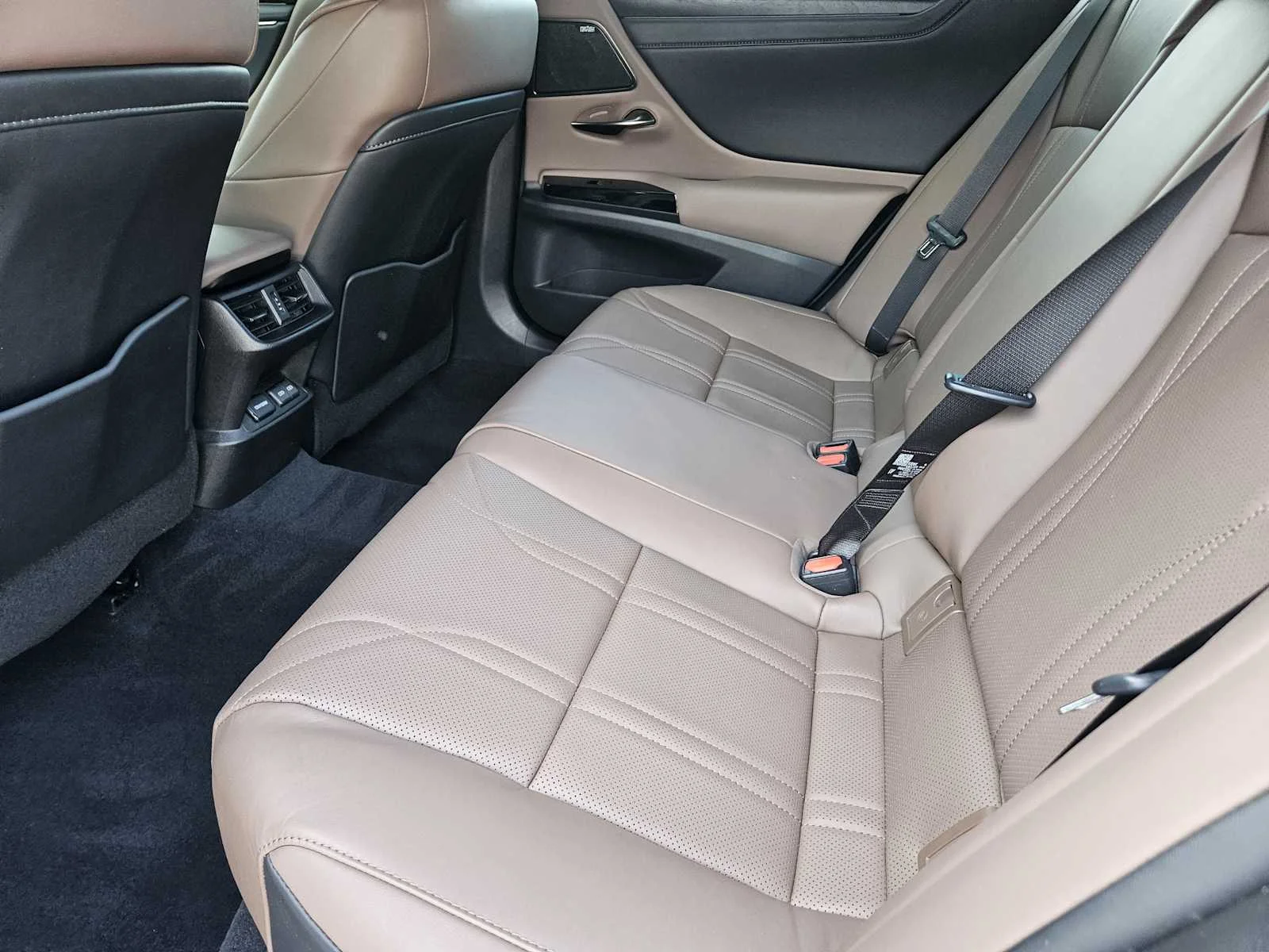 Certified Used 2023 EMINENT WHITE PEARL Lexus Ultra Luxury image 22