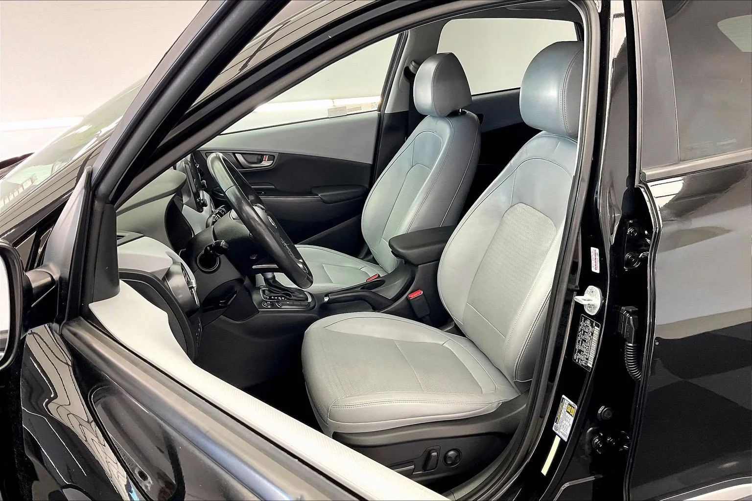 Used 2019 Ultra Black Pearl Hyundai Ultimate image 18