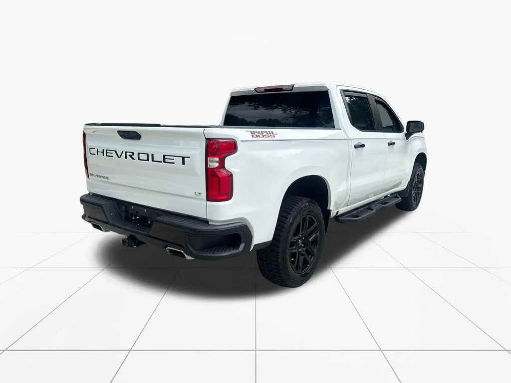 Used 2022 Summit White Chevrolet LT Trail Boss image 8