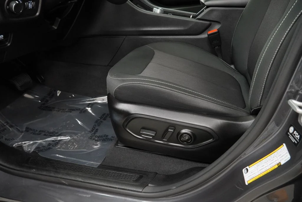 Used 2025 Gray Jeep Laredo image 39