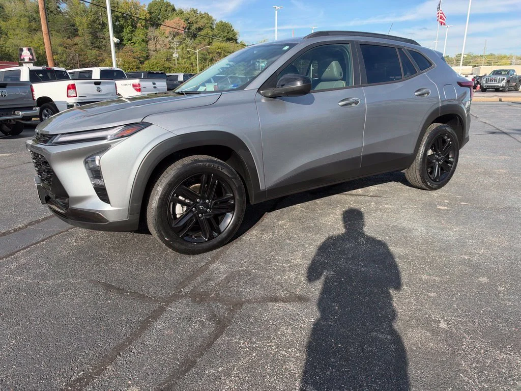 Used 2025 Sterling Gray Metallic Chevrolet ACTIV image 3
