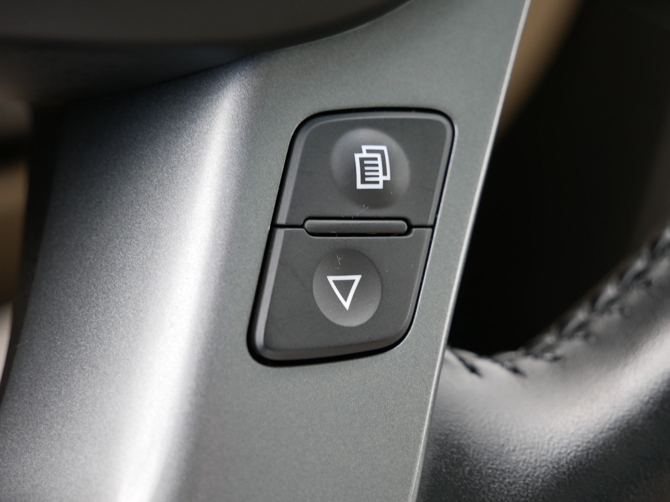 Used 2015 Satin Metal Kia EX image 30