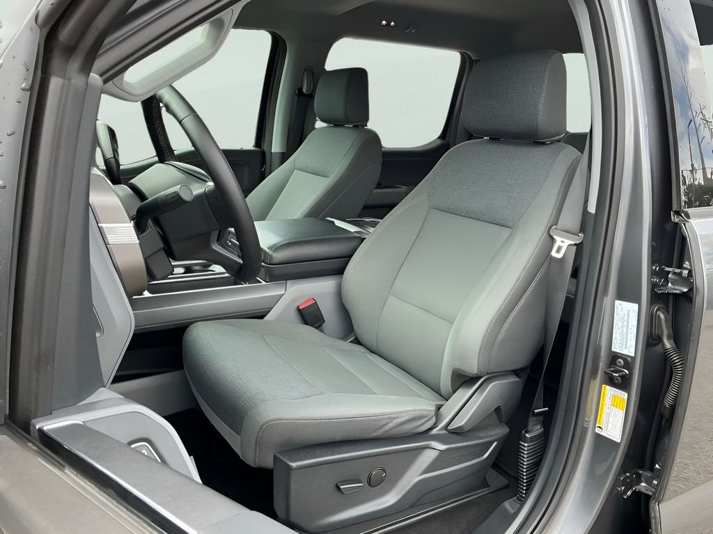 Used 2025 Gray Ford XLT image 18
