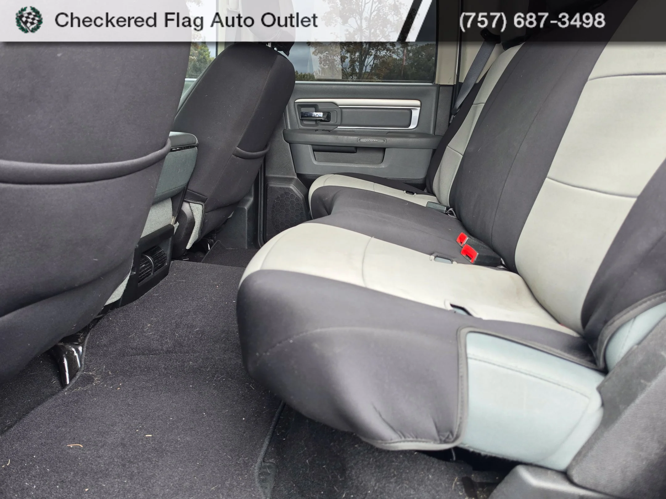 Used 2019 Bright White Clearcoat Ram SLT image 19