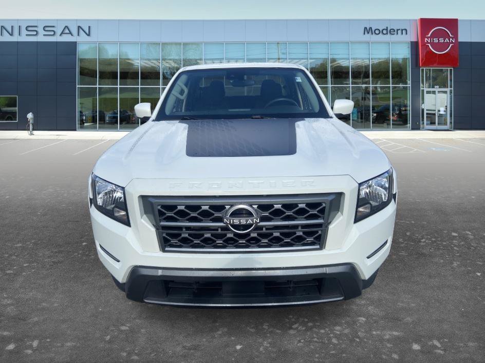 Used 2023 Glacier White Nissan SV image 2
