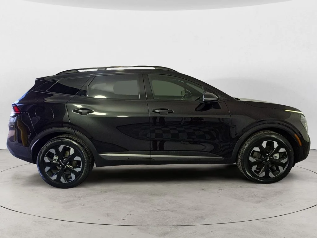 Used 2024 Black Kia X-Line Prestige image 4