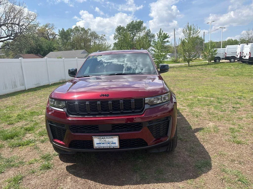 New 2026 Velvet Red Pearlcoat Jeep Laredo Altitude image 3