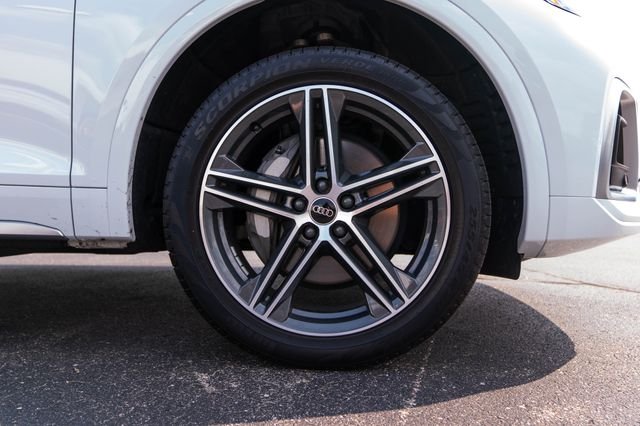 Used 2024  Audi 55 Premium image 12
