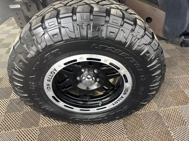 Used 2009 Black Jeep Unlimited X image 31