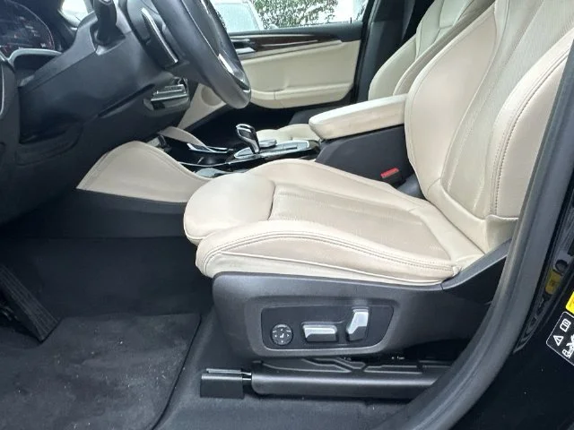 Used 2023 Black BMW xDrive30i image 13