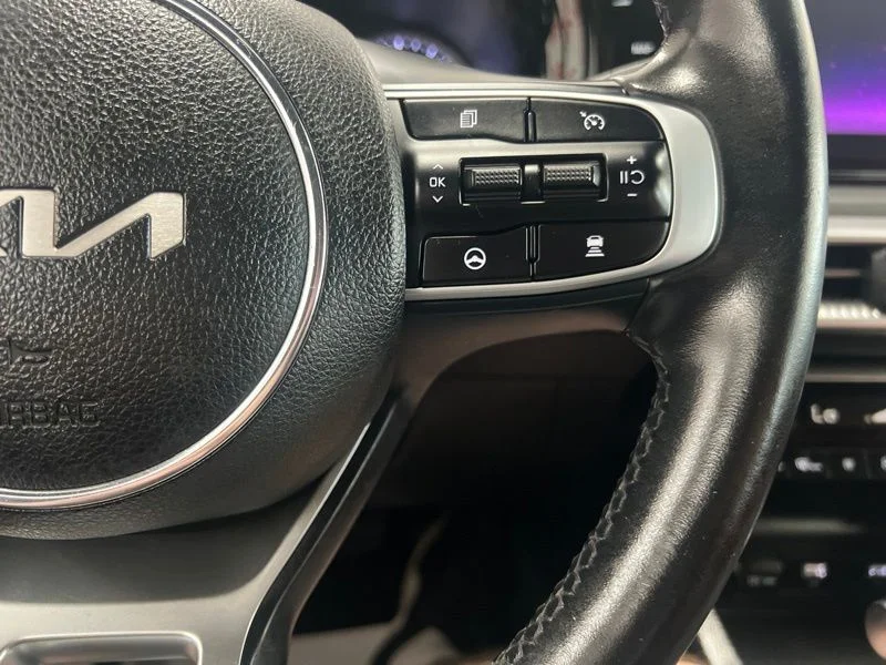 Used 2023 White Kia GT-Line image 22