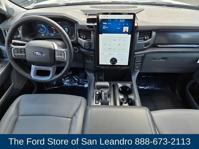 2025 Ford F-150 Lightning Flash - Photo 12