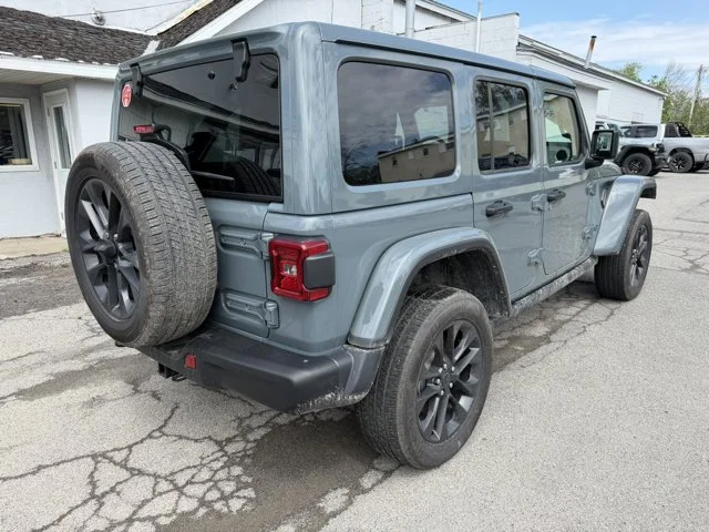 Used 2025 Anvil Clearcoat Jeep Backcountry image 3