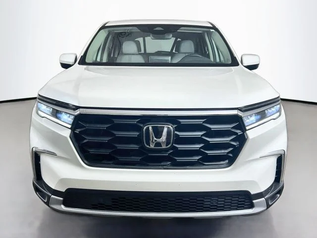 Certified Used 2025 Platinum White Pearl Honda 2WD EX-L image 2