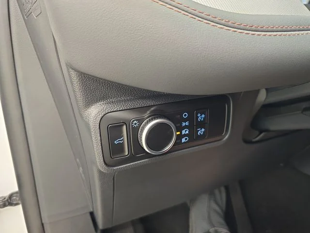 New 2026 Star White Metallic Tri-Coat Ford Active image 38