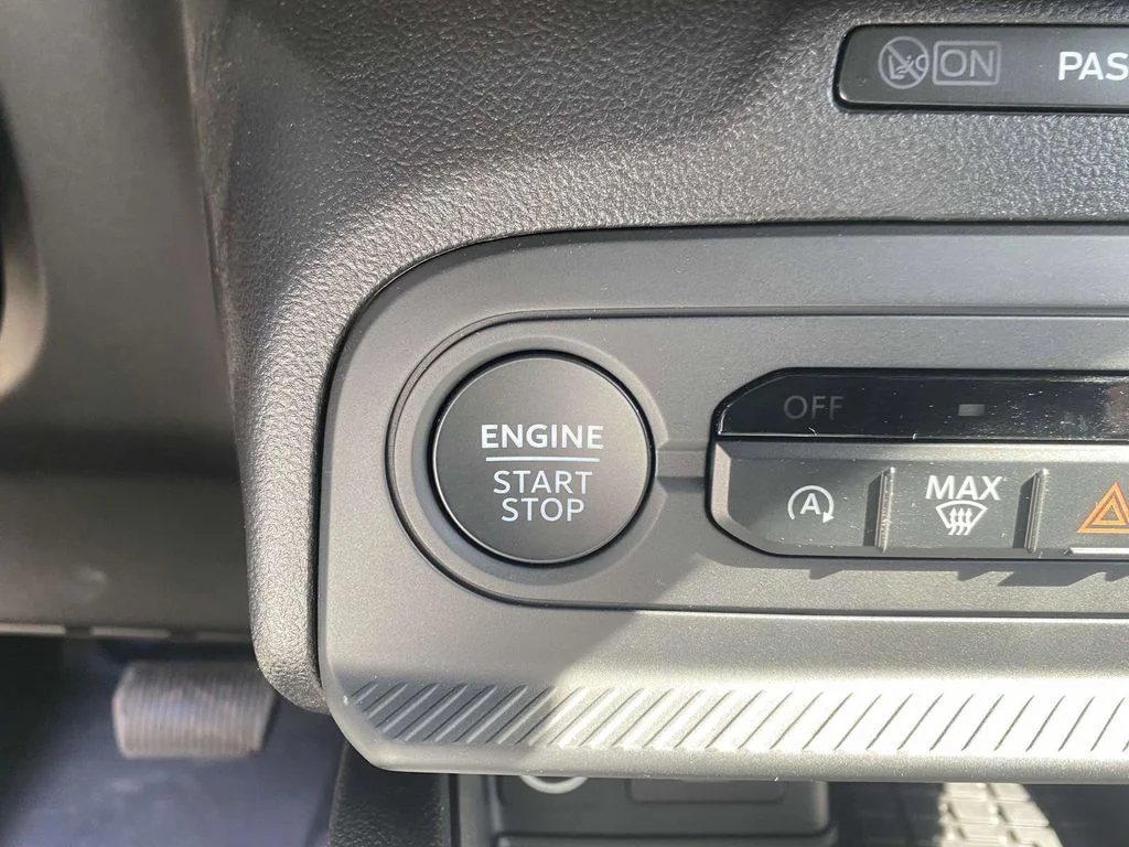 New 2025 Oxford White Ford Badlands® image 21