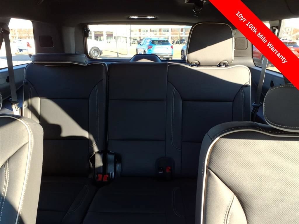 2026 Chevrolet Suburban Premier - Photo 22