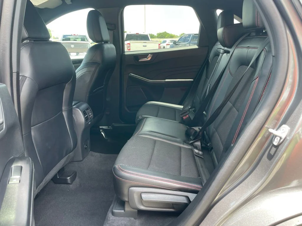 2026 Ford Escape ST-Line - Photo 12