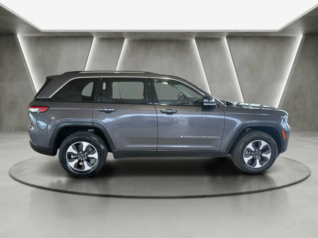 Used 2023 Gray Jeep 4xe image 3