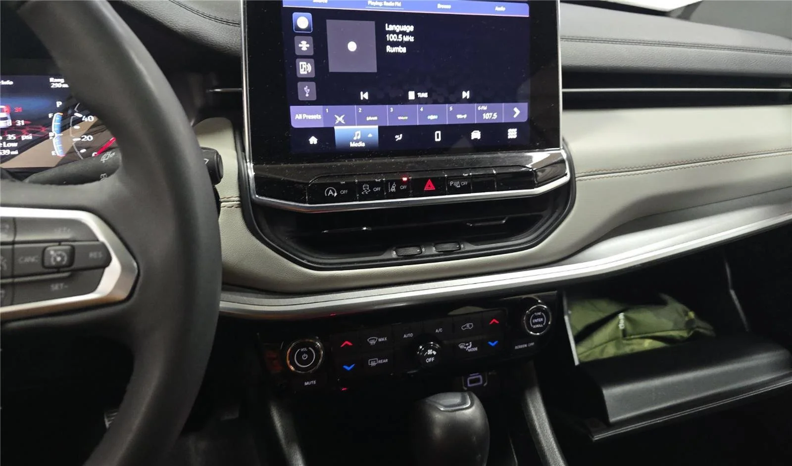 2025 Jeep Compass Limited - Photo 13