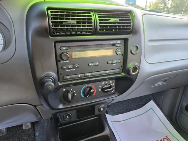 Used 2010 Silver Ford XLT image 23