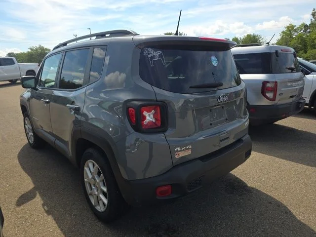 Used 2021 Gray Jeep Latitude image 10