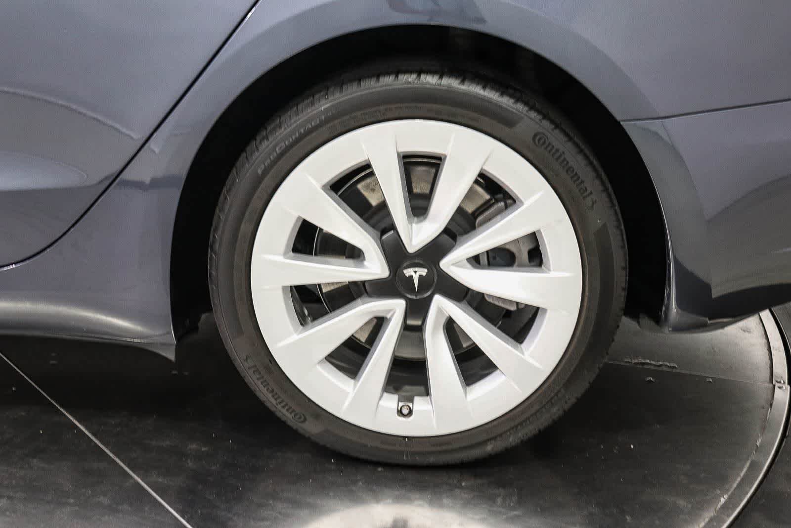 Used 2023  Tesla  image 10