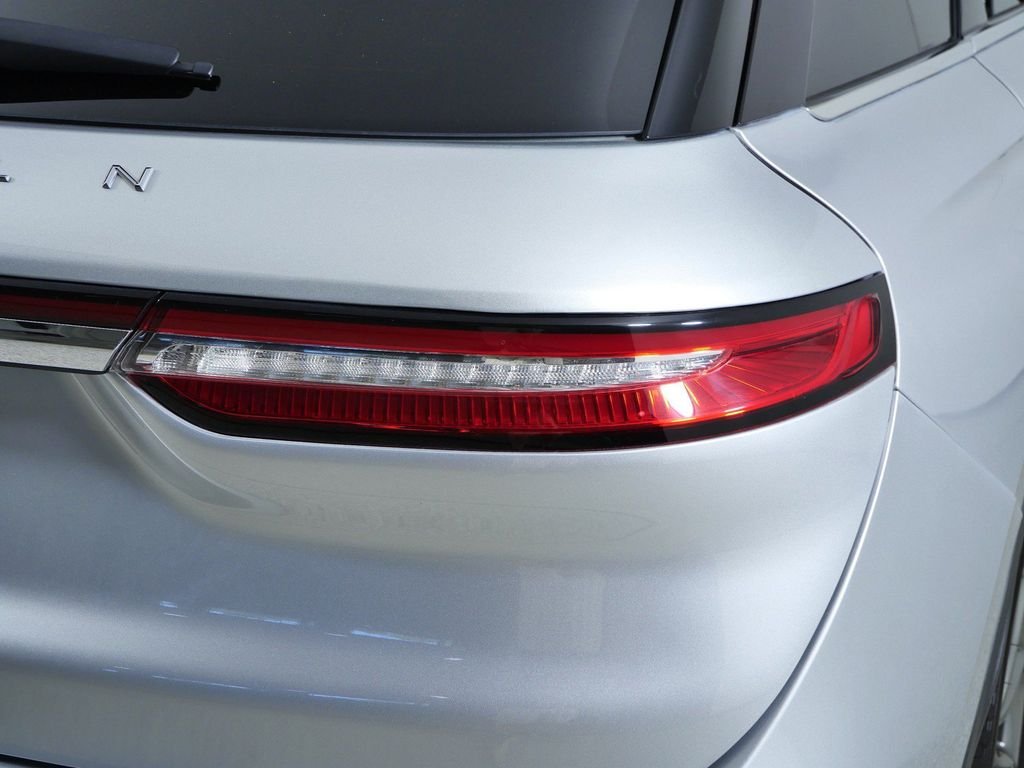 Used 2020 Silver Lincoln Standard image 12