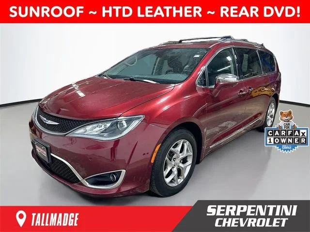 2018 Chrysler Pacifica Limited's photo