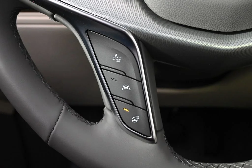 New 2025 Crystal White Tricoat Cadillac Premium Luxury image 35