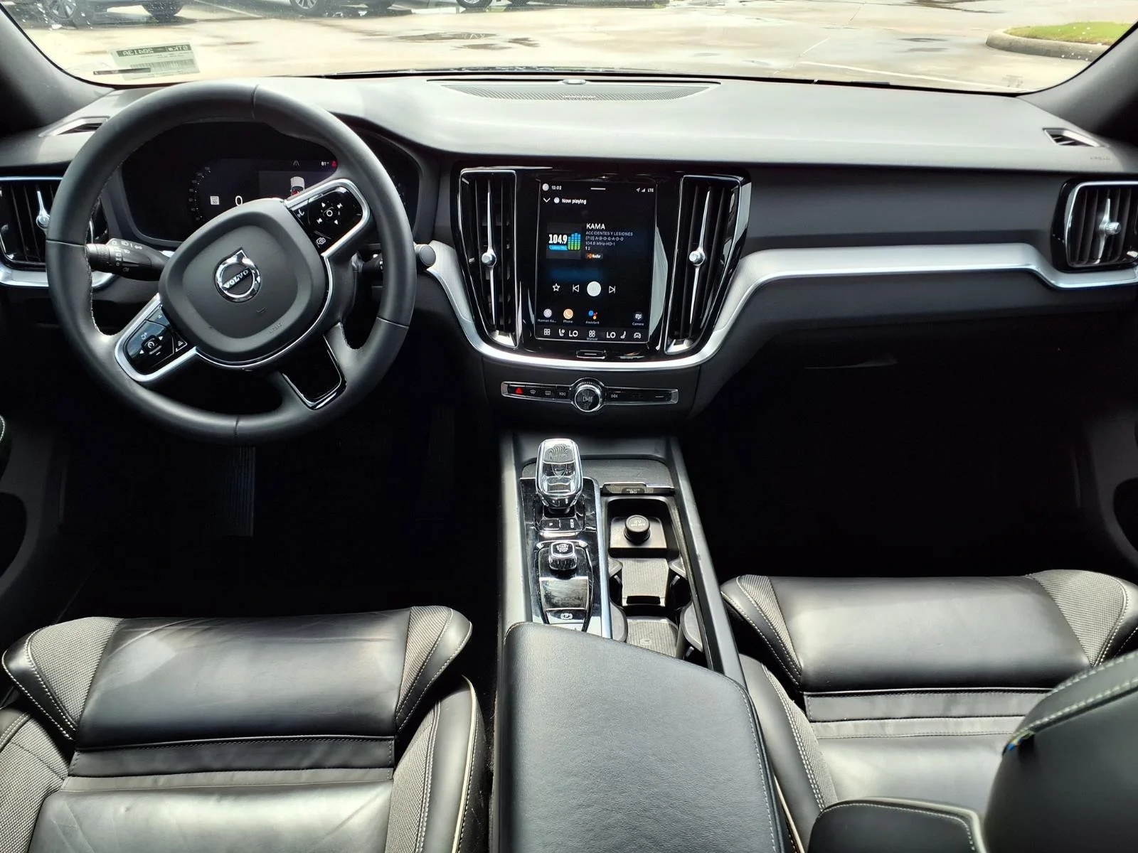 2024 Volvo S60 Plus Black Edition - 10