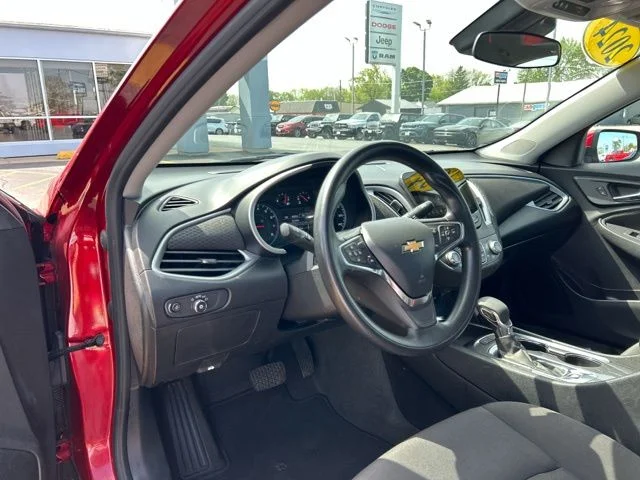 Used 2024 Red Chevrolet LT image 27