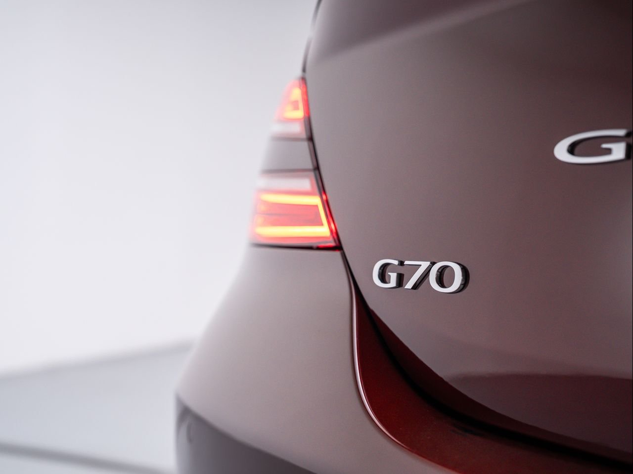 New 2026 Cavendish Red Genesis 3.3T SPORT PRESTIGE image 15