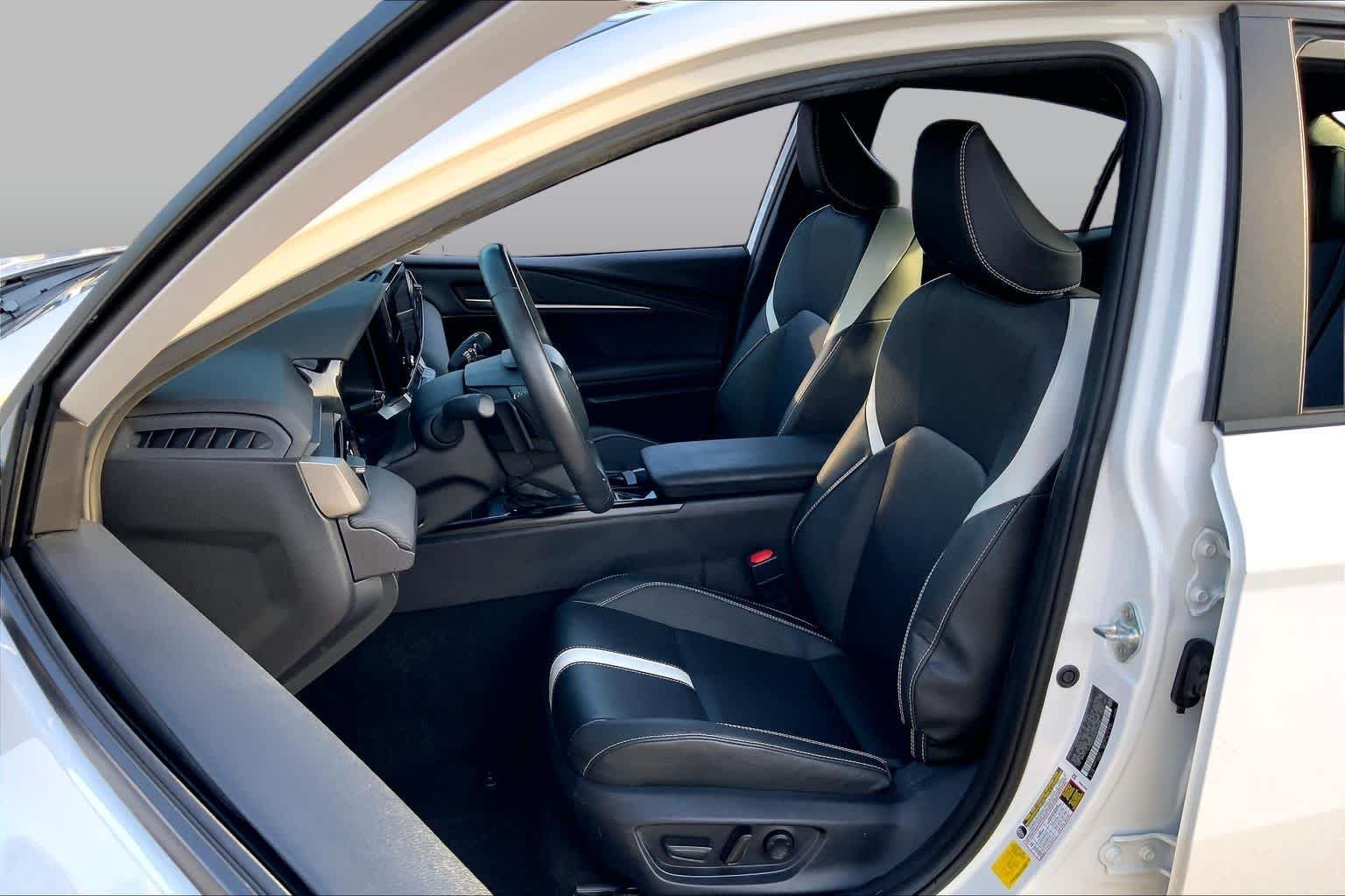 Used 2025 Ice Cap Toyota SE image 8