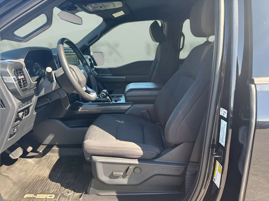 Used 2023 Black Ford XLT image 18