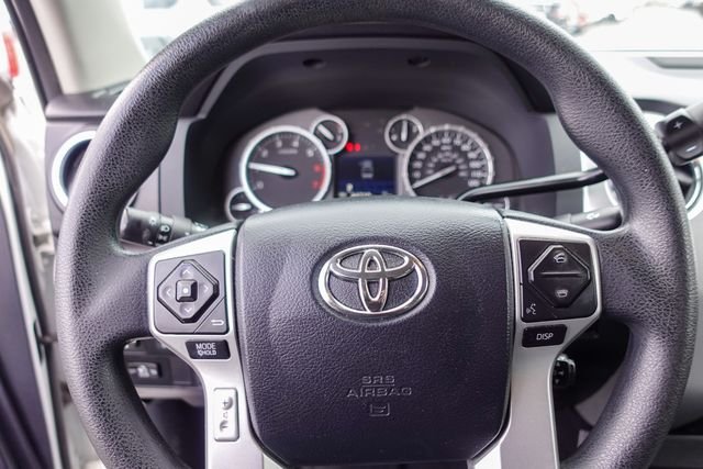 Used 2016 White Toyota SR5 image 15