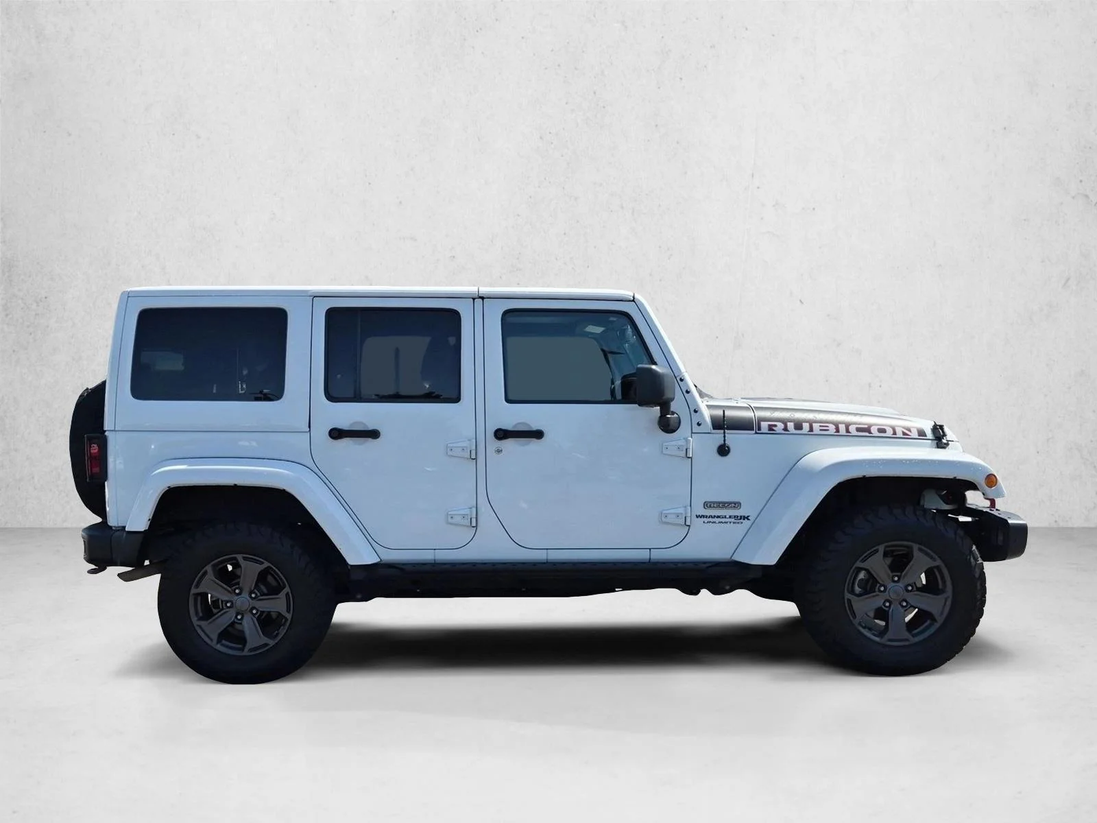 Used 2018 Bright White Clearcoat Jeep Rubicon Recon image 4