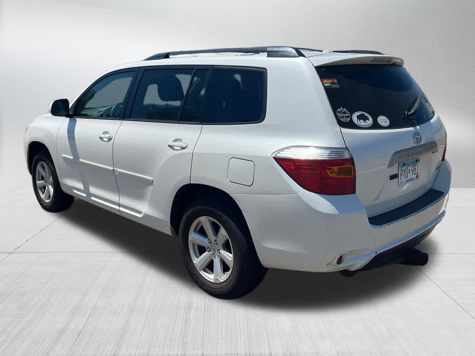 Used 2010 Blizzard Pearl Toyota SE image 6