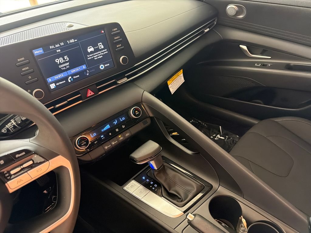 Used 2022 Black Hyundai SEL image 18