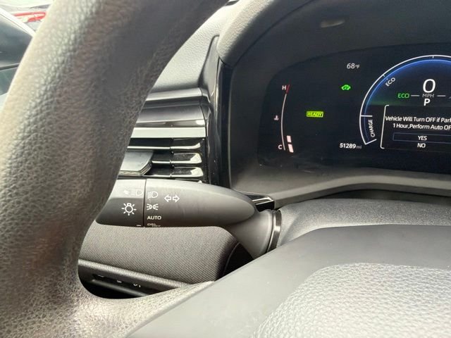 Used 2025 White Toyota LE image 34