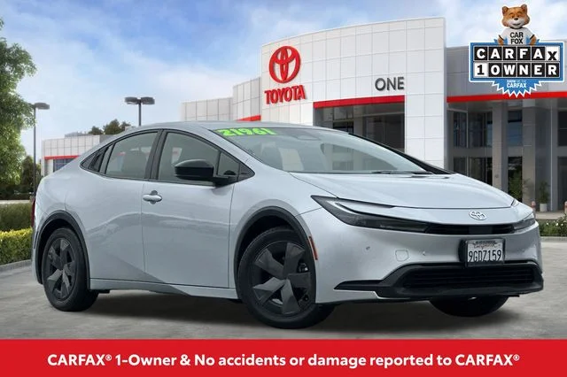Used 2023  Toyota LE image 2