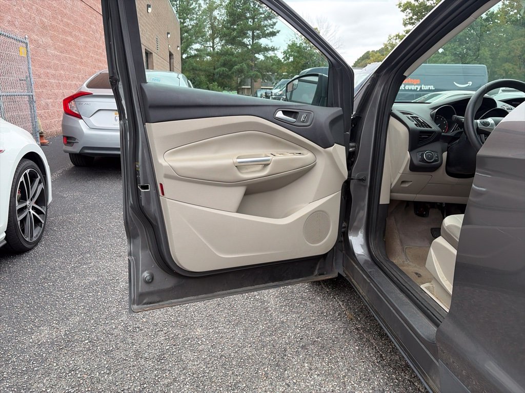 Used 2013 Gray Ford SE image 13