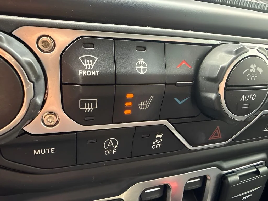 Used 2023 Gray Jeep Rubicon image 18