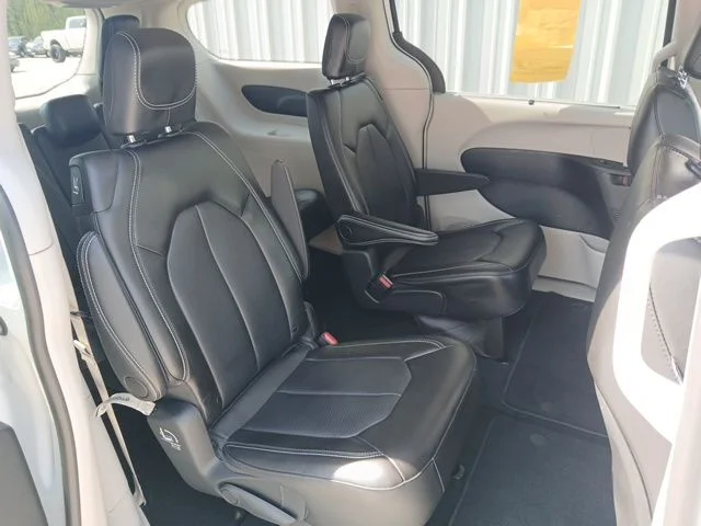 Used 2024 White Chrysler Touring L image 21