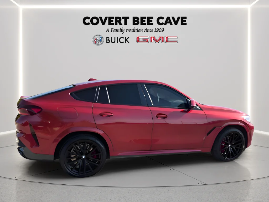 Used 2021 Red BMW xDrive40i image 12