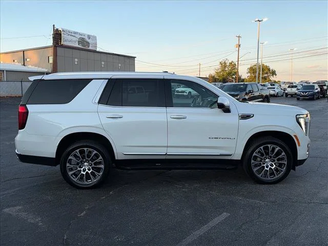 Used 2025 White Frost Tricoat GMC Denali image 14